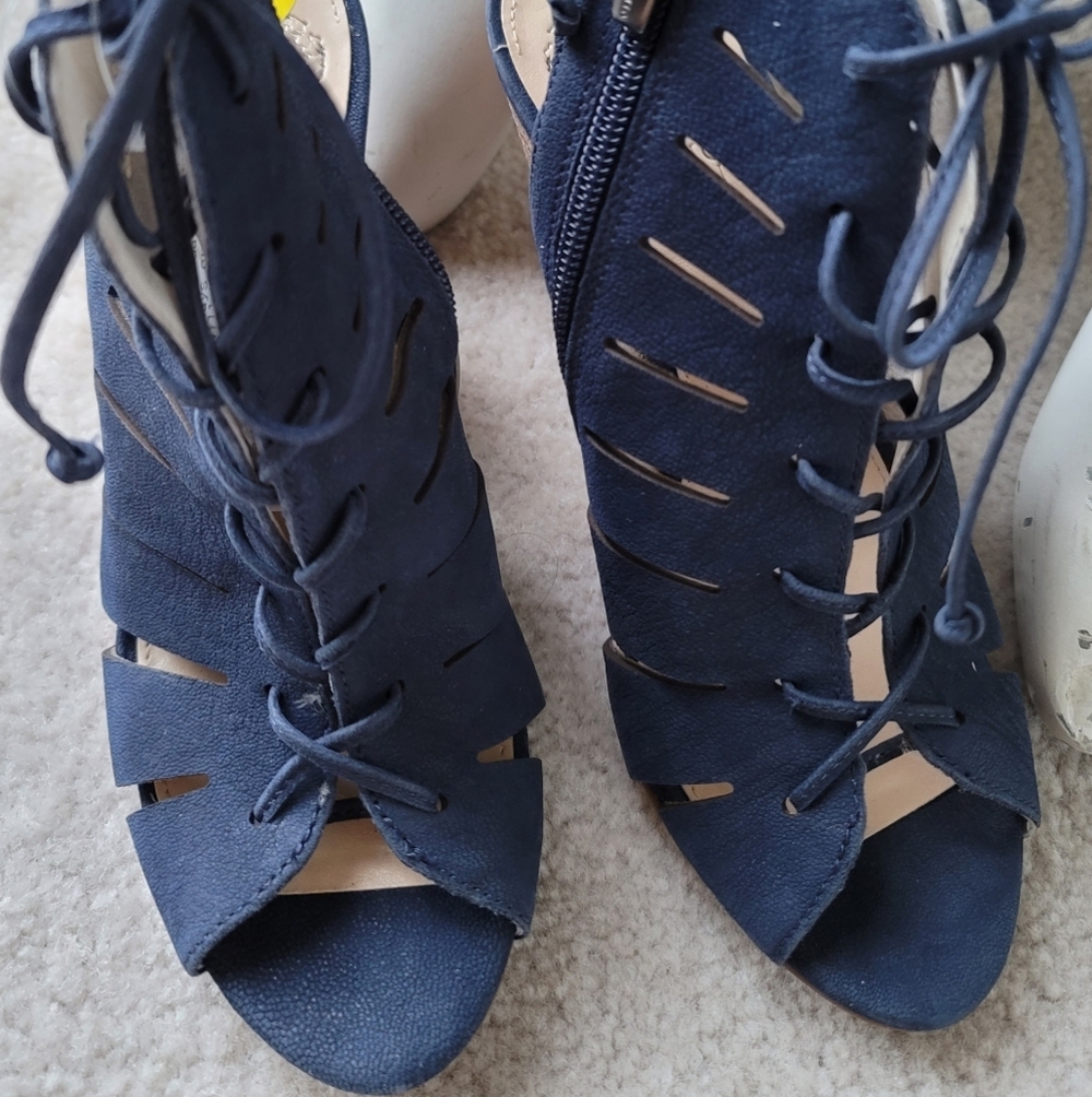 BRAND NEW! Vince Camuto Heels